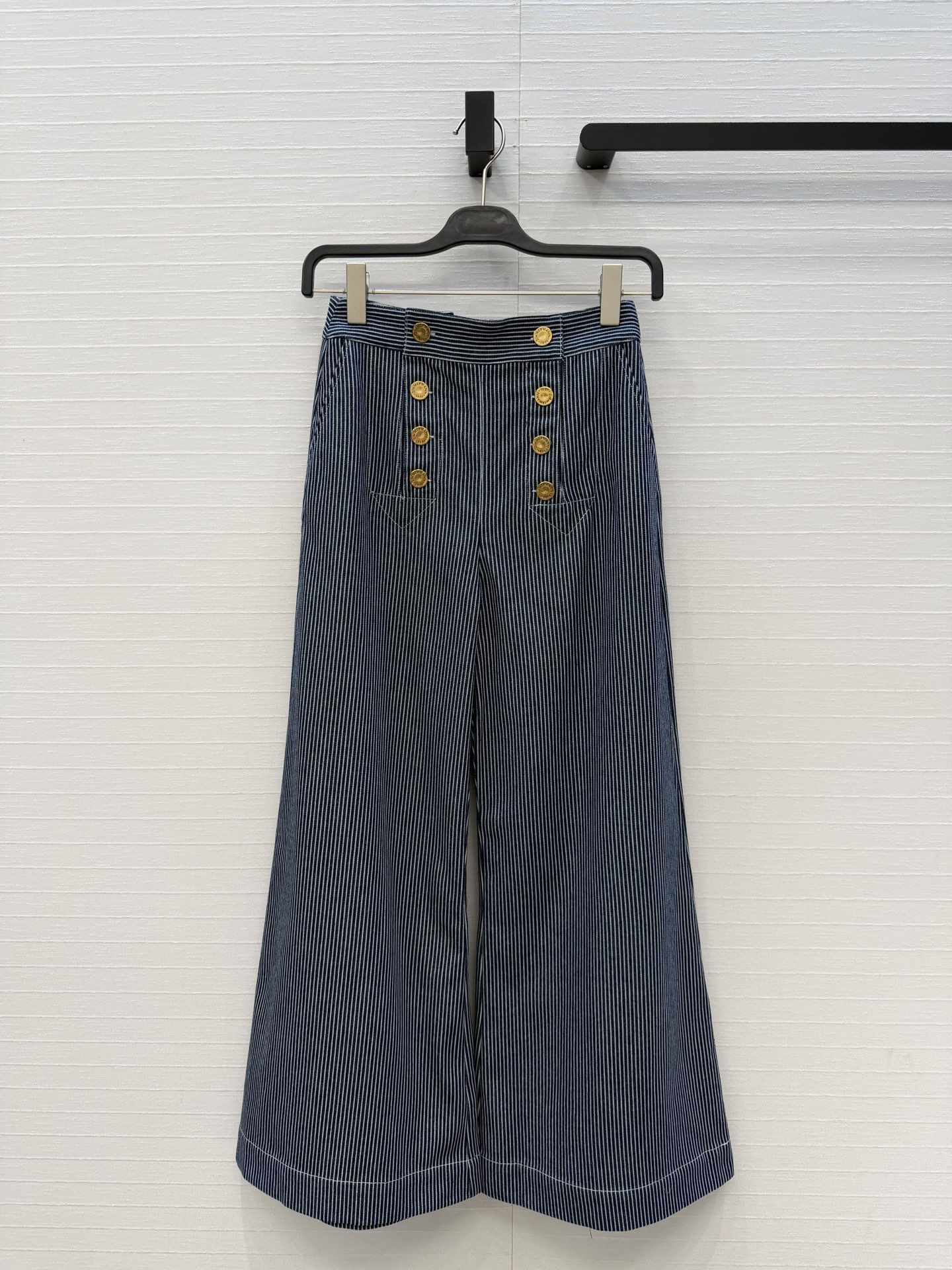 爆单推荐❤️Zm*26早春新品 双排扣条纹长裤，复古金属扣装饰，高腰阔腿裤设计显腿长版型不挑人随性优雅又