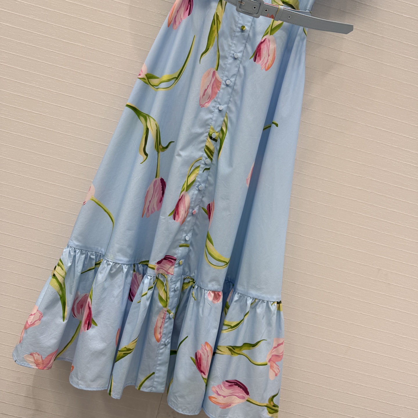 强烈推荐❤️Leo&Lin26春夏新款 花卉印花衬领连衣裙👗，褶边泡泡短袖 搭配同系列腰带提升腰线，下摆