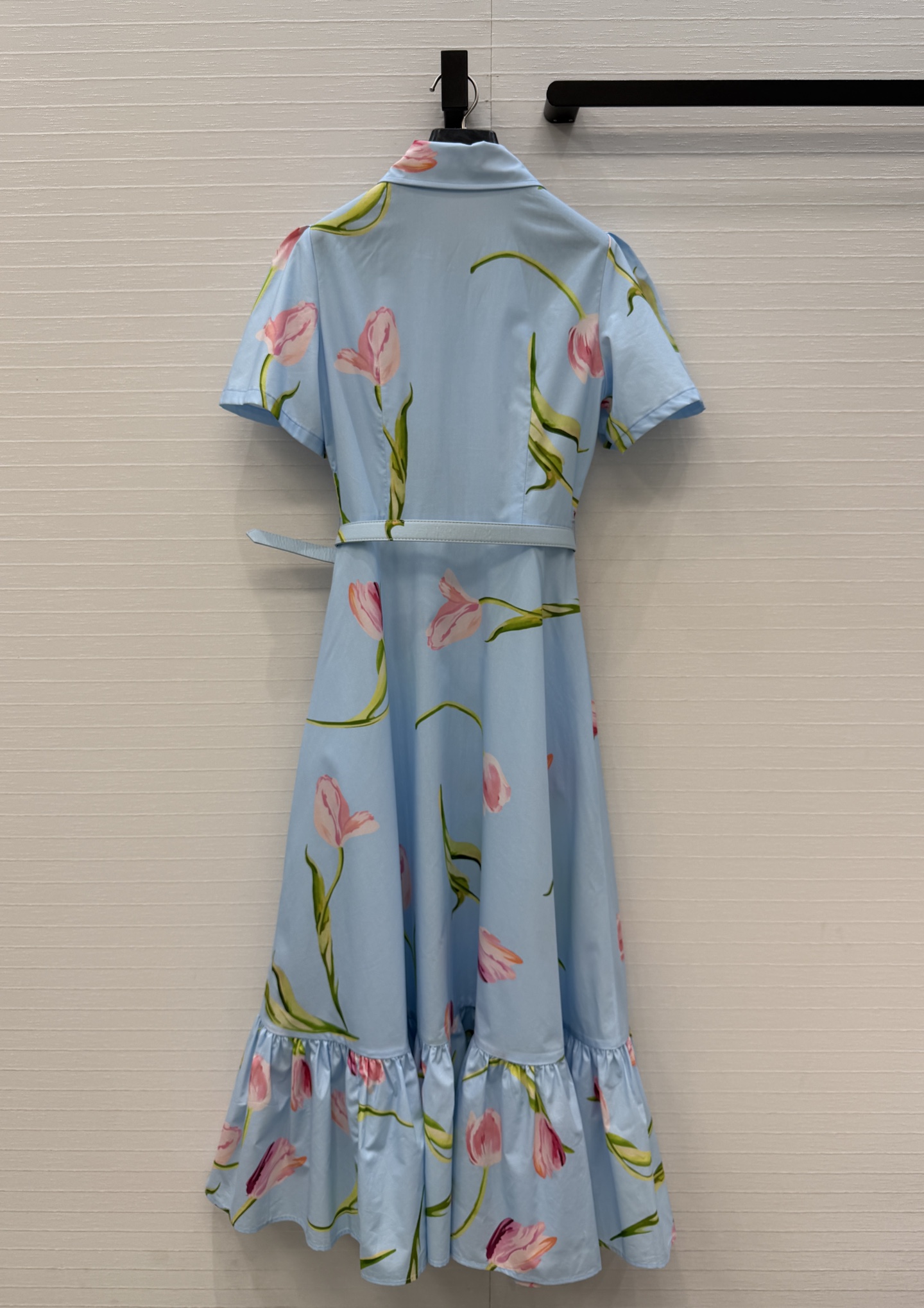 强烈推荐❤️Leo&Lin26春夏新款 花卉印花衬领连衣裙👗，褶边泡泡短袖 搭配同系列腰带提升腰线，下摆