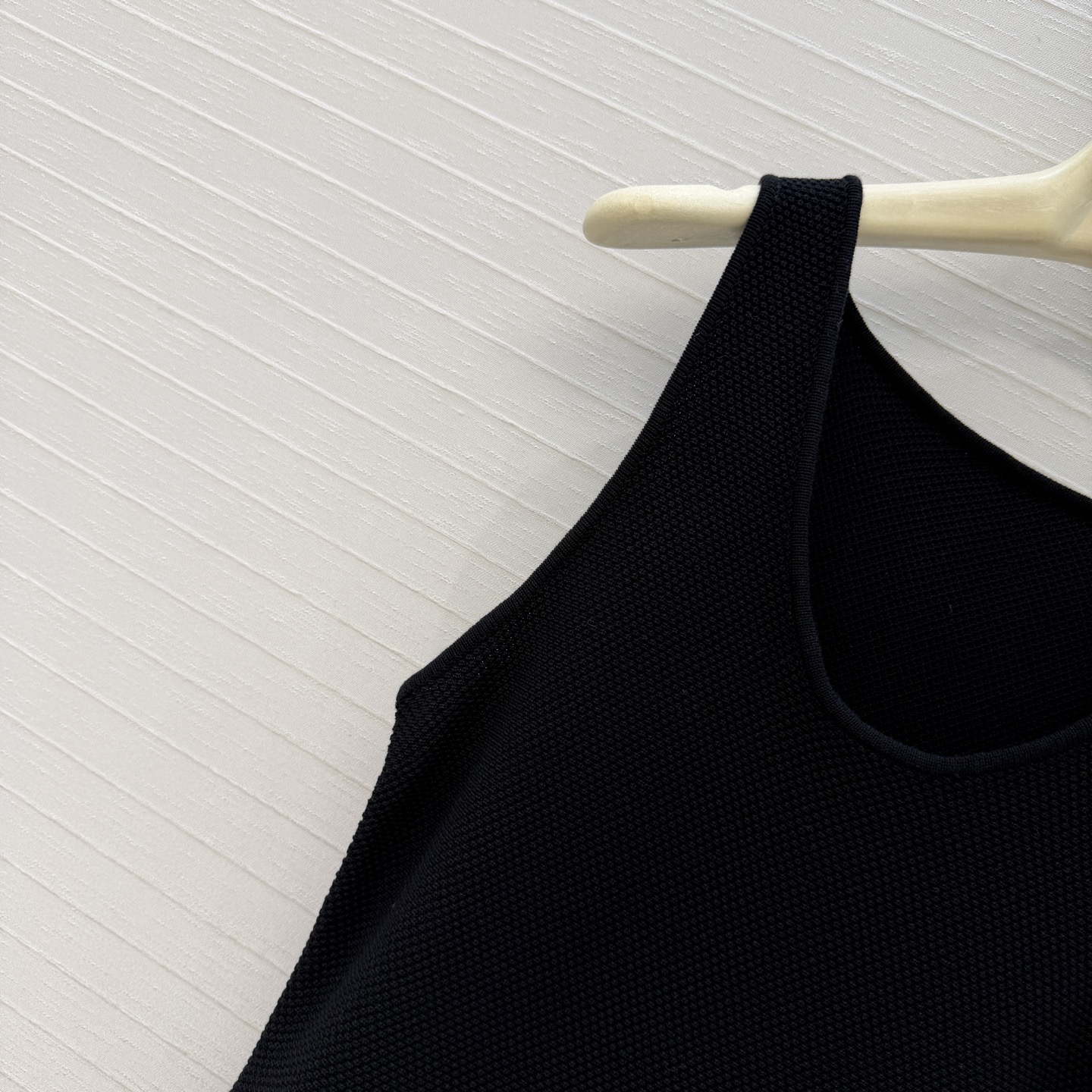 强烈推荐❤️Alai* Skater 棉质蕾丝针织背心裙，俏皮优雅公主风。简约优雅修身剪裁超显身材曲线！