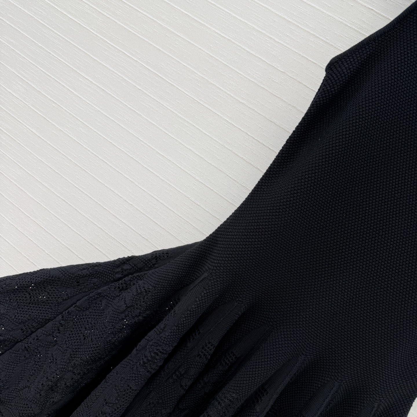 强烈推荐❤️Alai* Skater 棉质蕾丝针织背心裙，俏皮优雅公主风。简约优雅修身剪裁超显身材曲线！