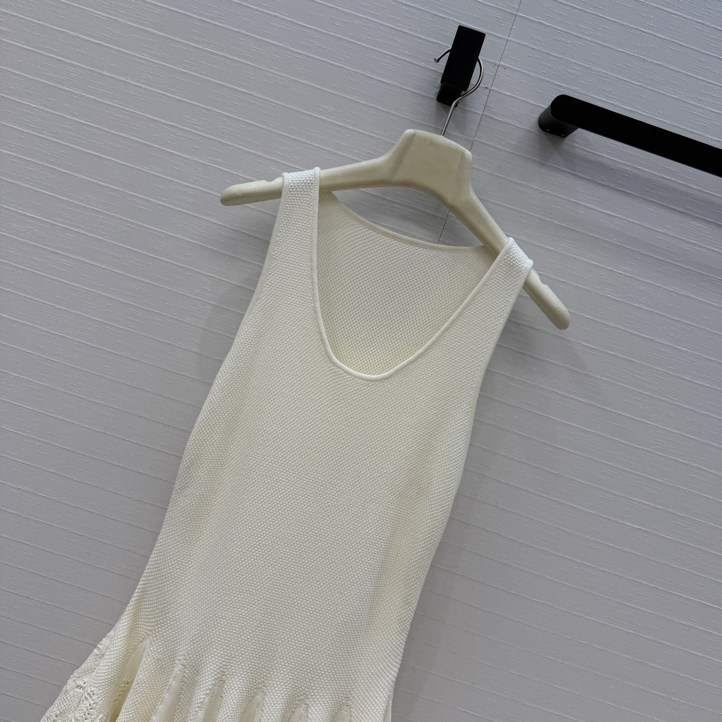 强烈推荐❤️Alai* Skater 棉质蕾丝针织背心裙，俏皮优雅公主风。简约优雅修身剪裁超显身材曲线！