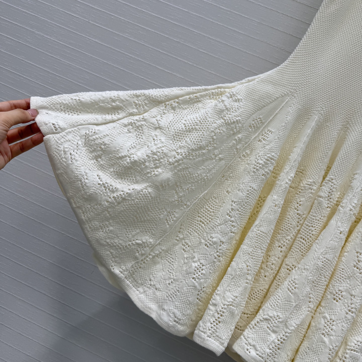 强烈推荐❤️Alai* Skater 棉质蕾丝针织背心裙，俏皮优雅公主风。简约优雅修身剪裁超显身材曲线！