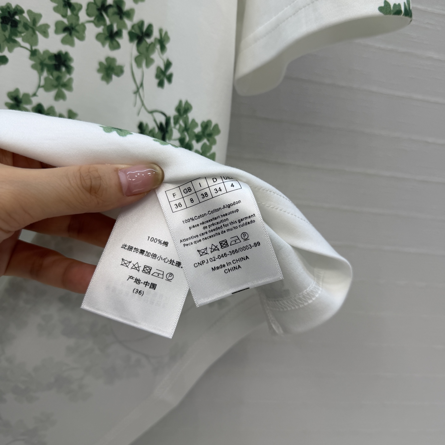 爆单推荐❤️D*早春新品 四叶草🍀瓢虫印花短袖T恤，春天氛围感拉满✨纯棉面料质感柔软舒适，时髦精必备单品