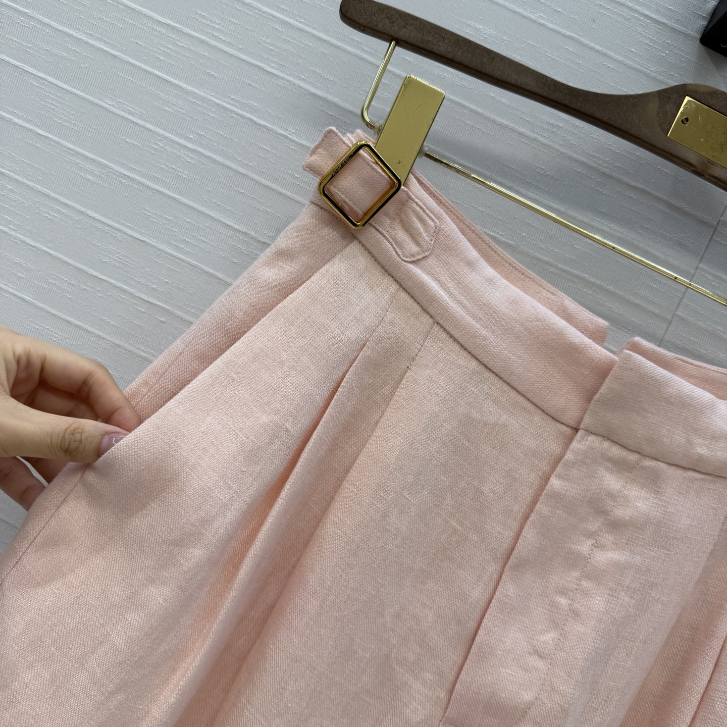 高端原单品质❤️26春款上新Lp高智感穿搭！老钱风氛围感Rodge优雅褶裥长裤。定制baby粉进口亚麻面