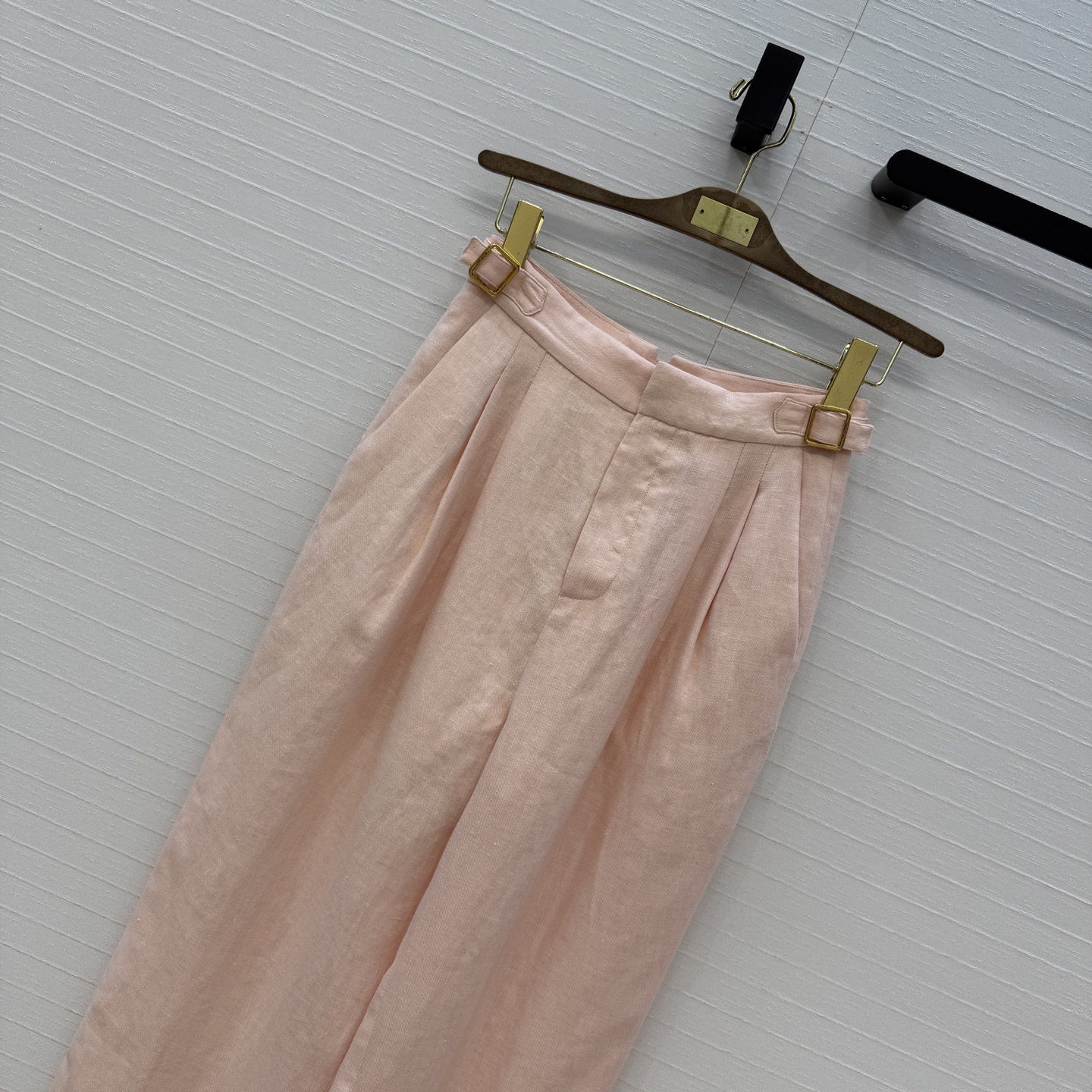 高端原单品质❤️26春款上新Lp高智感穿搭！老钱风氛围感Rodge优雅褶裥长裤。定制baby粉进口亚麻面