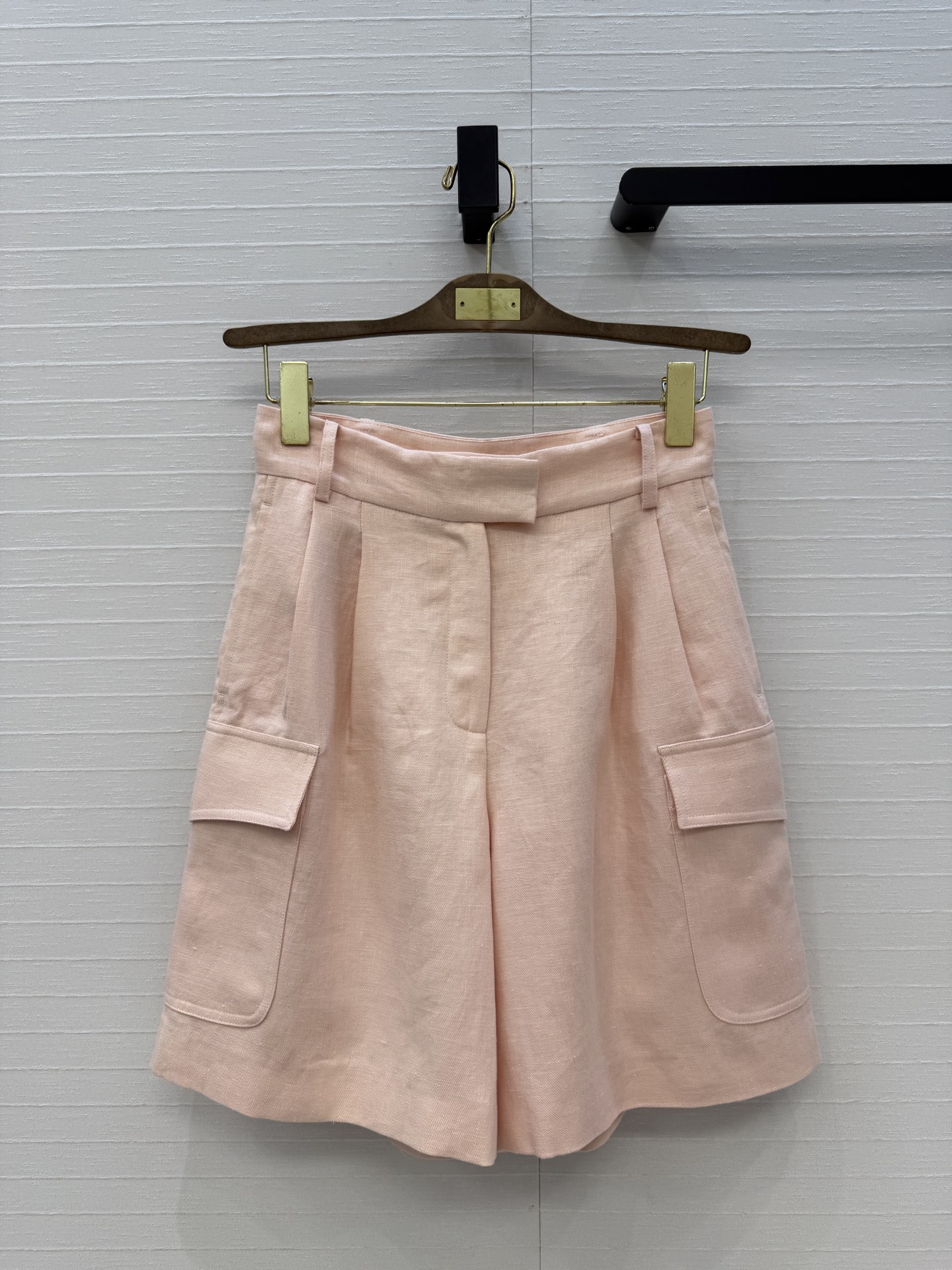 高端原单品质❤️26春款上新Lp高智感穿搭！老钱风氛围感褶裥百慕大短裤。定制baby粉进口亚麻面料轻而柔