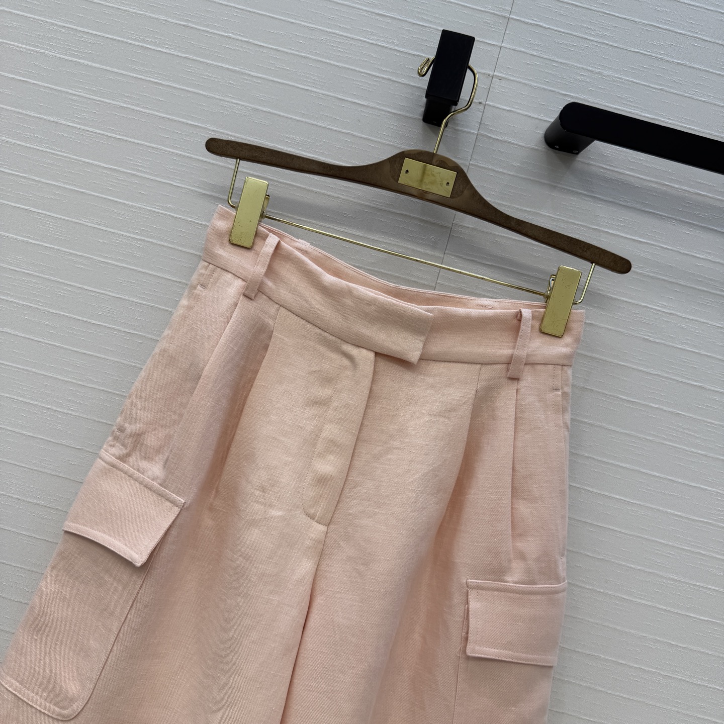 高端原单品质❤️26春款上新Lp高智感穿搭！老钱风氛围感褶裥百慕大短裤。定制baby粉进口亚麻面料轻而柔