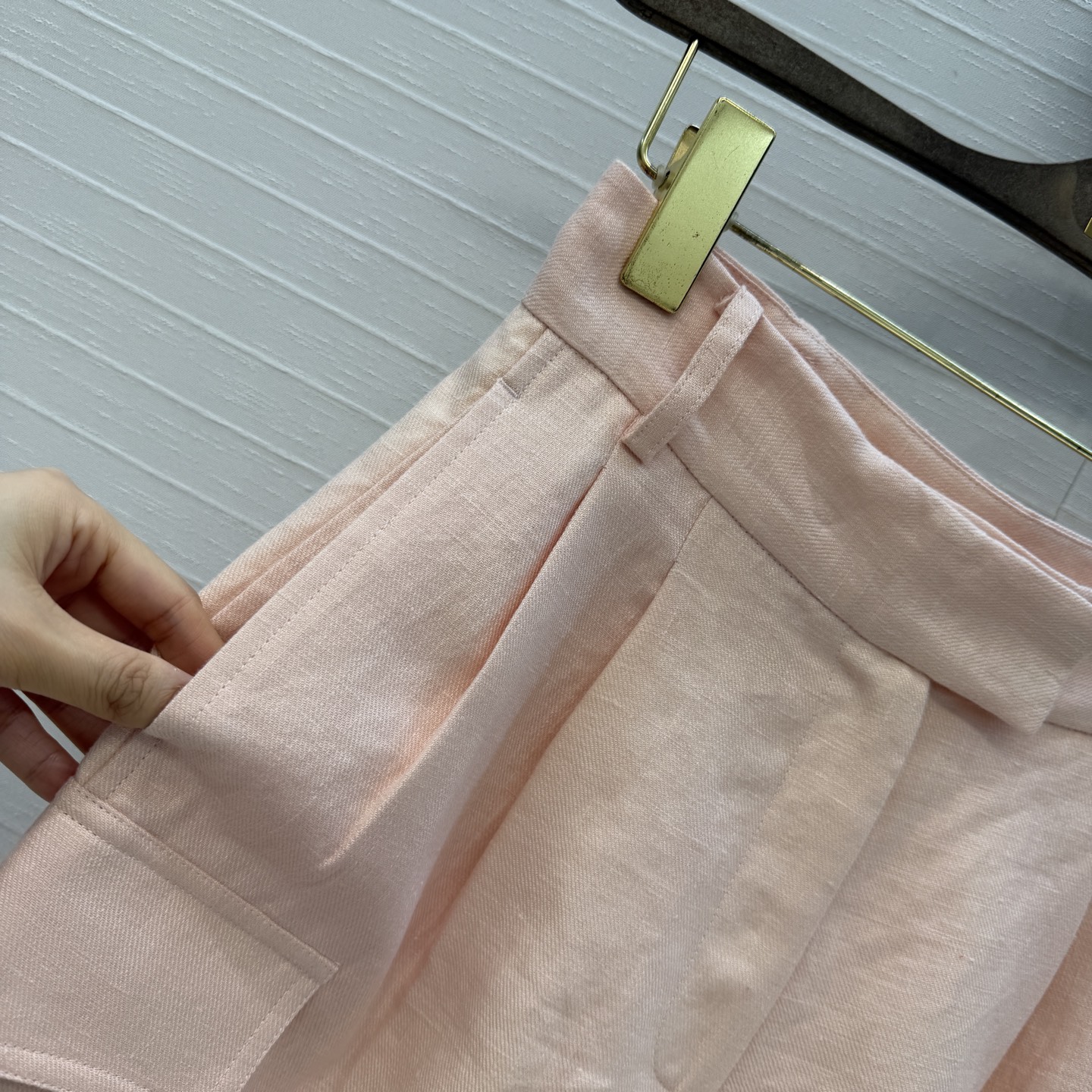 高端原单品质❤️26春款上新Lp高智感穿搭！老钱风氛围感褶裥百慕大短裤。定制baby粉进口亚麻面料轻而柔