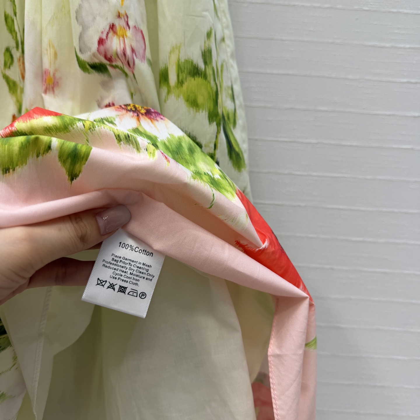 强烈推荐❤️Oscar De La Renta26新品度假风印花压褶吊带连衣裙，方领+粉色肩带，收腰设计