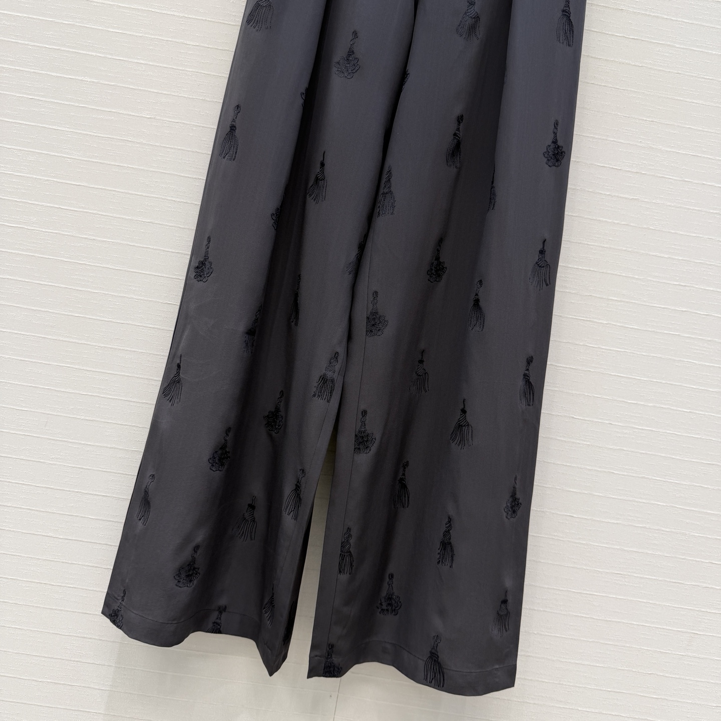 独家首发，原单品质💕 H系新品💕Palefroi Remix图案刺绣真丝阔腿直筒裤！100%真丝 重工立