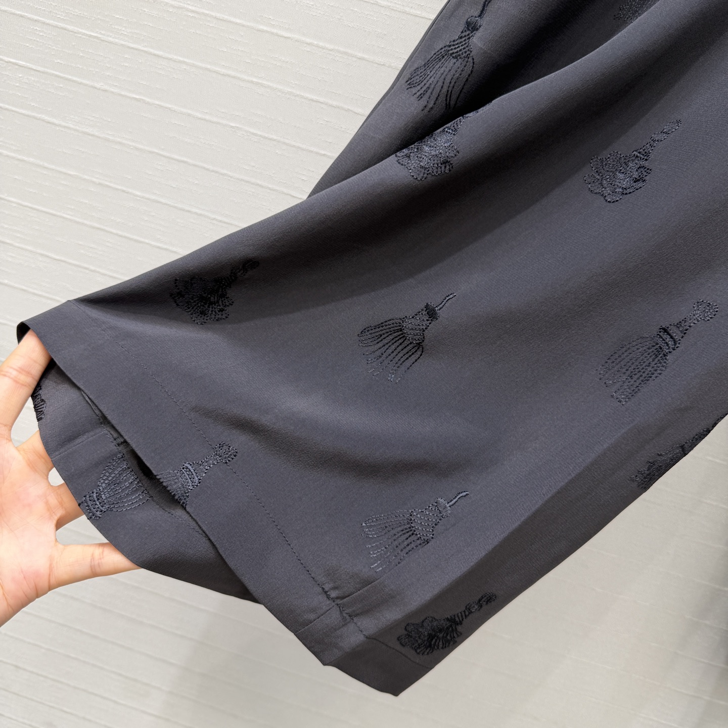 独家首发，原单品质💕 H系新品💕Palefroi Remix图案刺绣真丝阔腿直筒裤！100%真丝 重工立