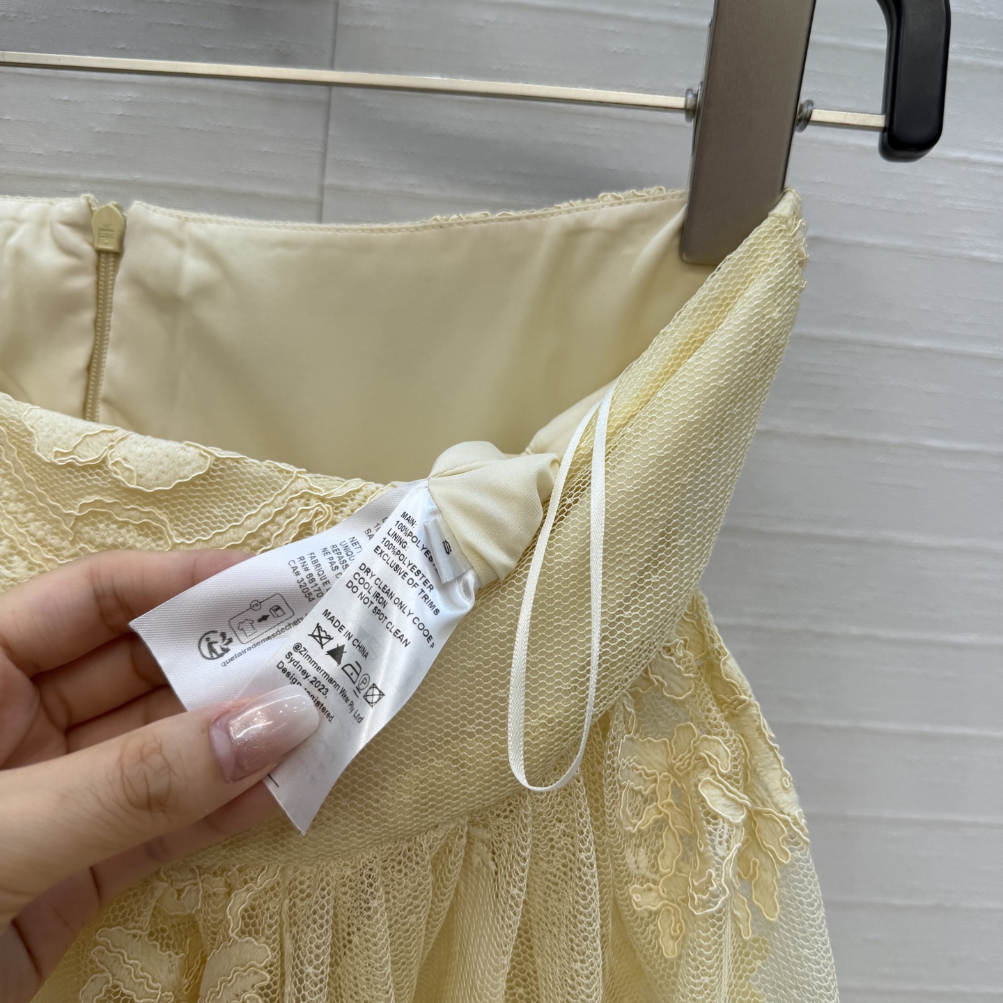独家首发，强烈推荐❤️zi*m26新品度假风鹅黄色蕾丝短半裙，美到入骨的法式优雅气质名媛风！定染蕾丝立体