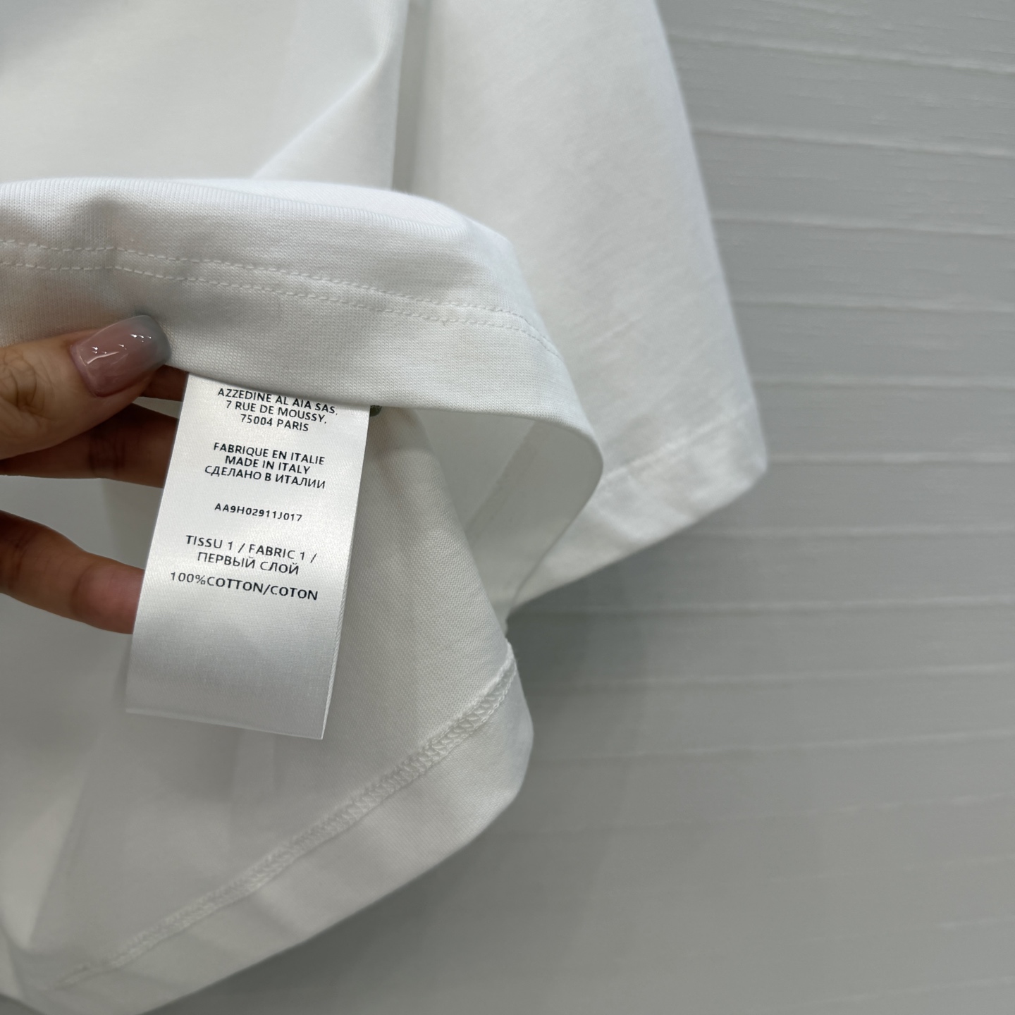 独家首发❤️Alai*26早春新品褶皱扭纹圆领短裁T恤，简奢宫廷风优雅上身美到没朋友！木耳边细节精致又优