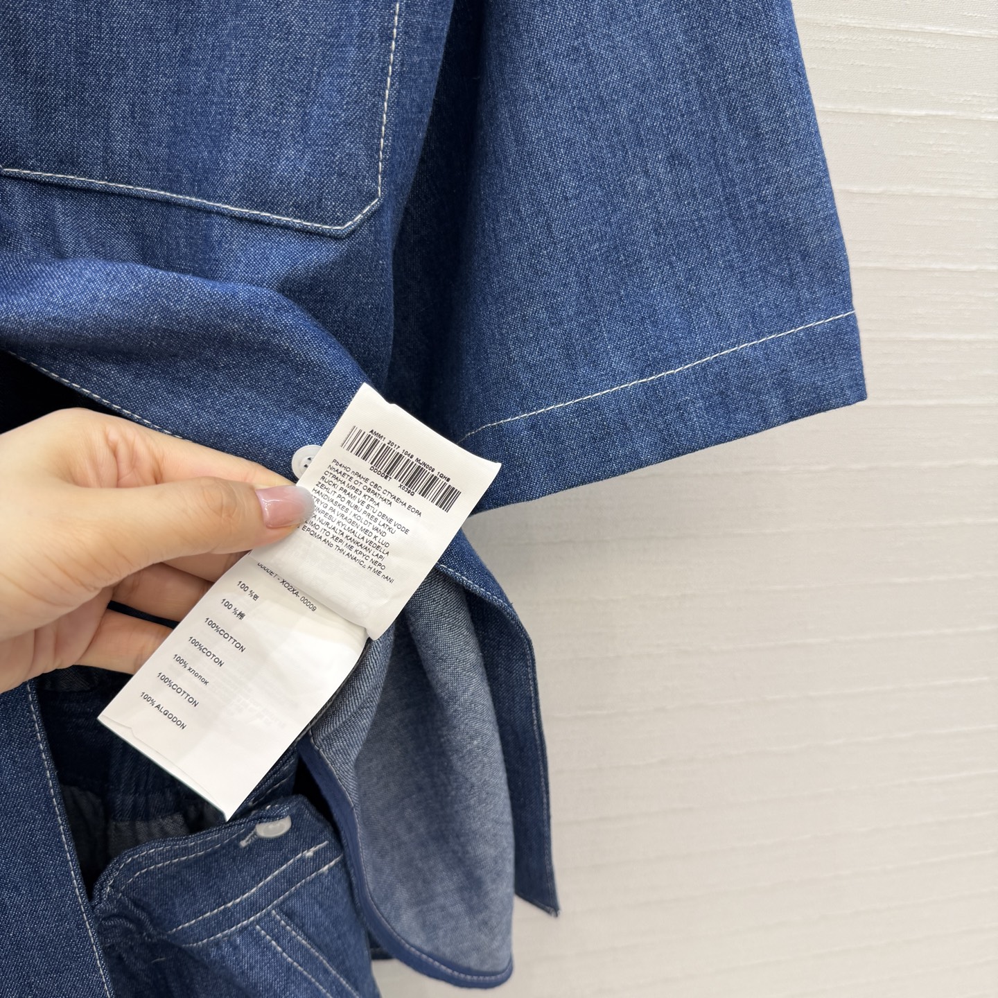 强烈推荐💕Pra*新品 工装风牛仔连体裤！上衣是翻领短袖衬衫，下装是高腰短裤，腰部松紧设计，穿着舒适又显