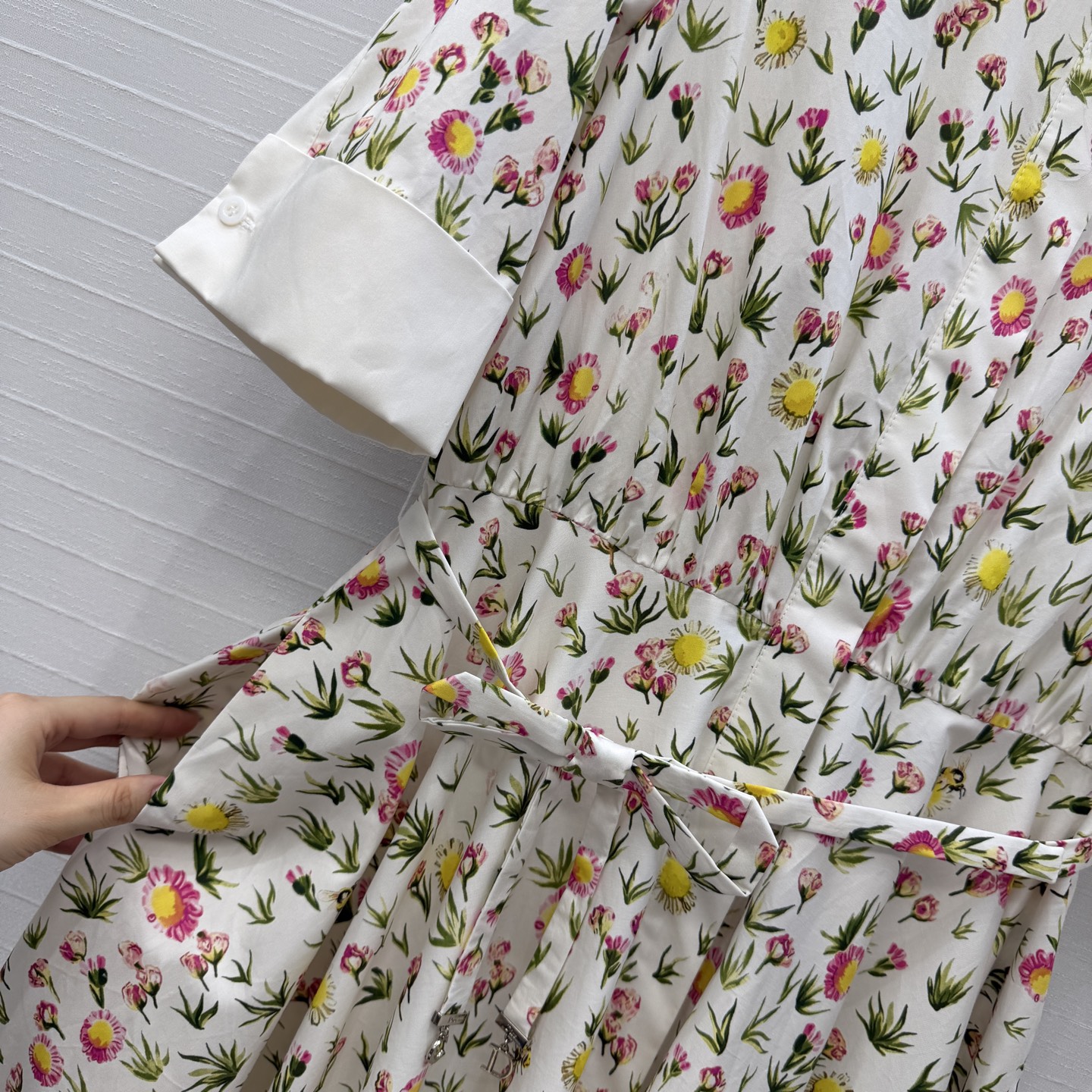 独家首发❤️D*26早春新品 花园世界系列 彩色雏菊印花衬式长裙，清新淡雅的印花图案优雅浪漫氛围感拉满，