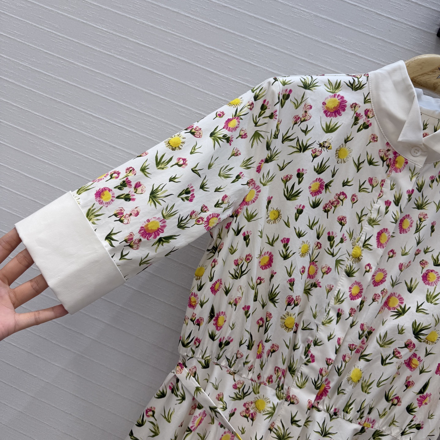 独家首发❤️D*26早春新品 花园世界系列 彩色雏菊印花衬式长裙，清新淡雅的印花图案优雅浪漫氛围感拉满，