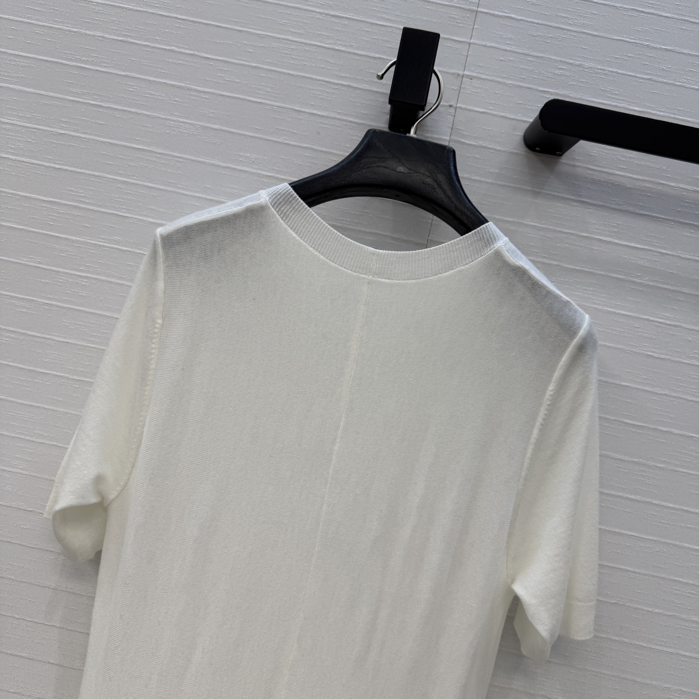 独家首发❤️Alai*新品束腰荷叶边羊毛针织衫，修身剪裁上身巨显瘦！流畅百褶裙摆垂坠灵动，温柔优雅气质。
