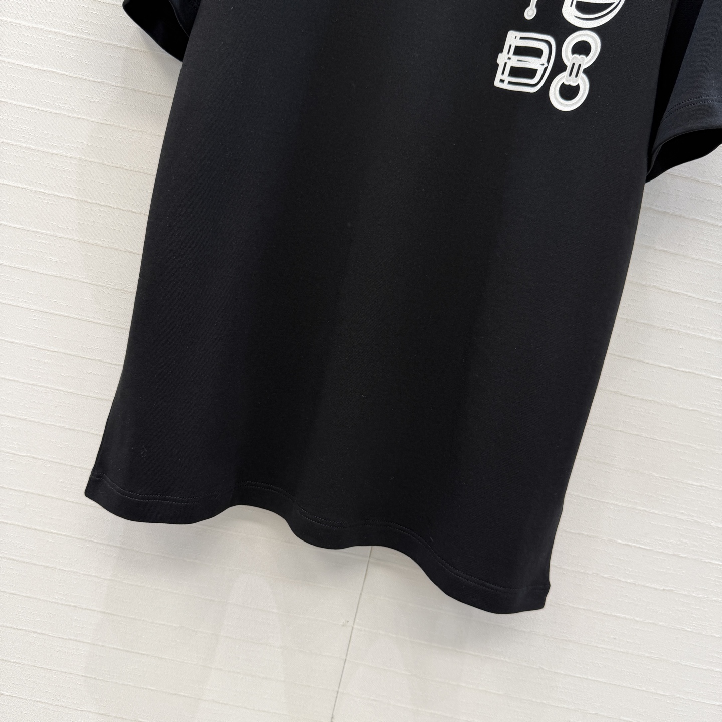 爆单推荐❤️原单品质H经典纯棉T！26早春新品猪鼻子器具⛓️定位印花，100%纯棉面料质感超赞。可甜可盐