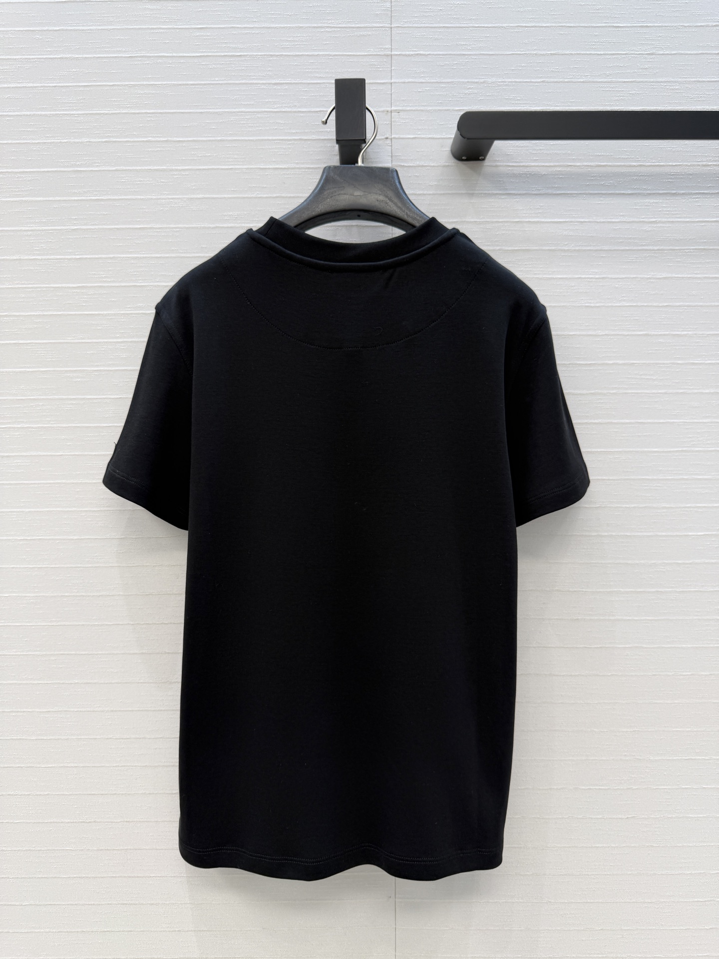 爆单推荐❤️原单品质H经典纯棉T！26早春新品猪鼻子器具⛓️定位印花，100%纯棉面料质感超赞。可甜可盐