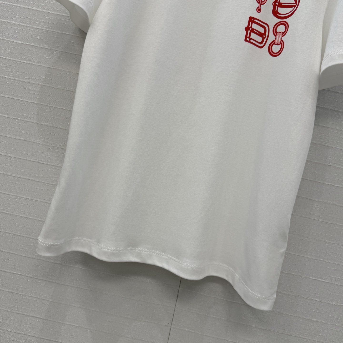 爆单推荐❤️原单品质H经典纯棉T！26早春新品猪鼻子器具⛓️定位印花，100%纯棉面料质感超赞。可甜可盐