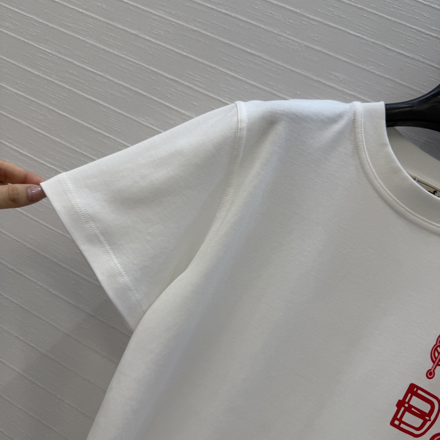 爆单推荐❤️原单品质H经典纯棉T！26早春新品猪鼻子器具⛓️定位印花，100%纯棉面料质感超赞。可甜可盐