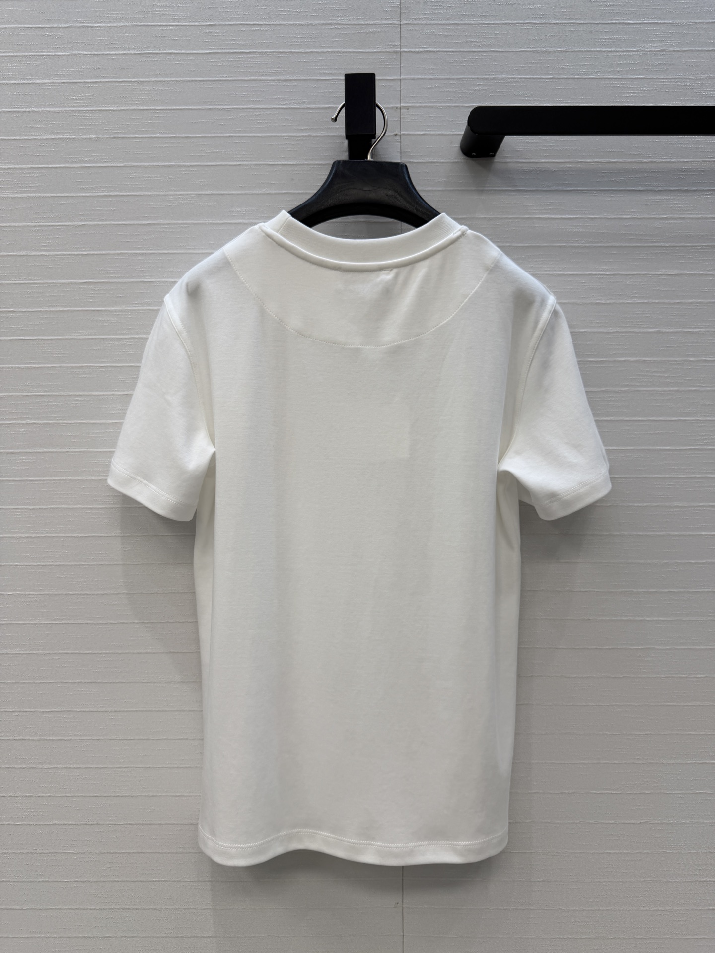 爆单推荐❤️原单品质H经典纯棉T！26早春新品猪鼻子器具⛓️定位印花，100%纯棉面料质感超赞。可甜可盐
