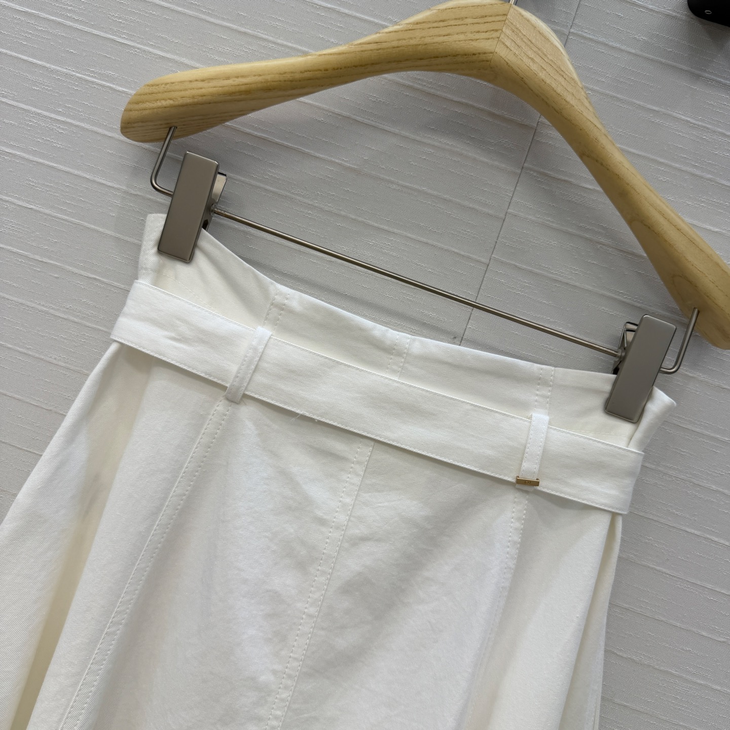 高端品质❤️Di*26春夏新品，系腰带长半裙❤️定制面料质感细腻舒适，法式优雅经典A字伞型设计大裙摆可甜