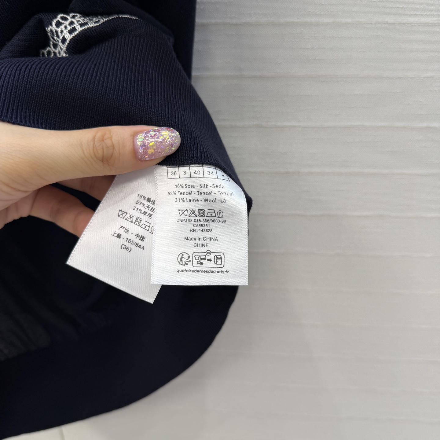 原单品质💋Miss D26s早春新品，花园世界系列系带蝴蝶结领针织短袖蚕丝上衣。进口天丝桑蚕丝纱线质感细
