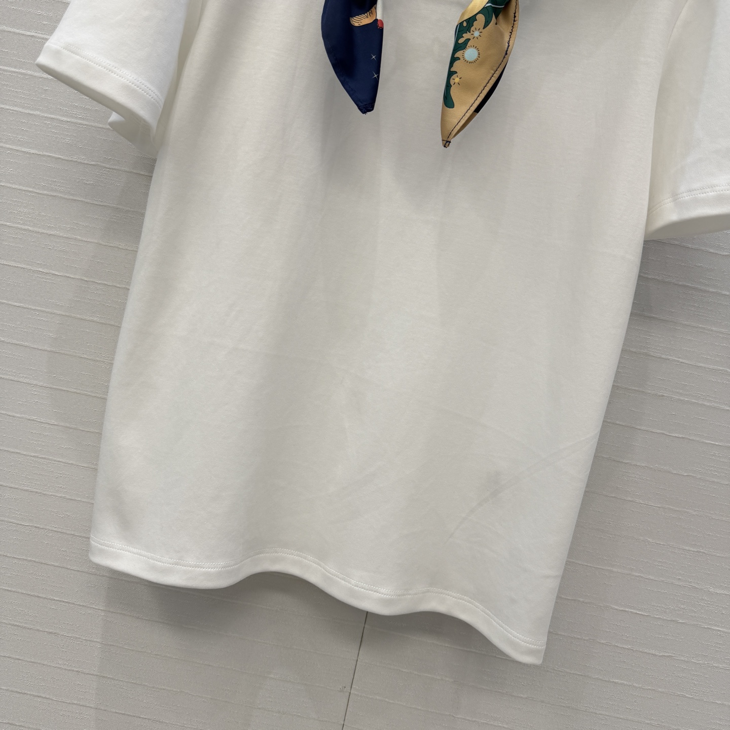 高端原单品质❤️H高智感穿搭，《航海诗意》金属马鞍扣丝巾纯棉T恤！26春夏新品马鞍扣链条⛓️定位印花图案