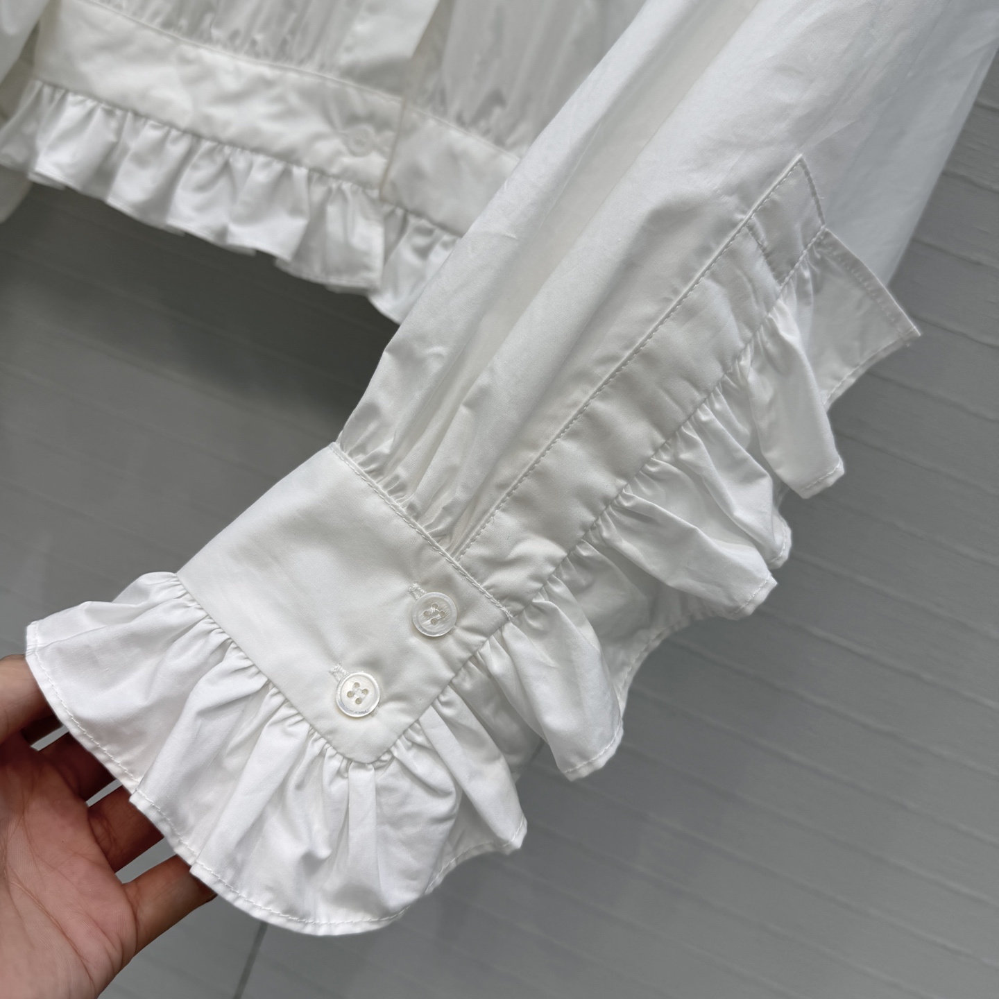 高端品质❤️SLoro Piana*新品宫廷风花边立领白衬衫，法式轻通勤风，优雅复古气质满分！立领褶皱花