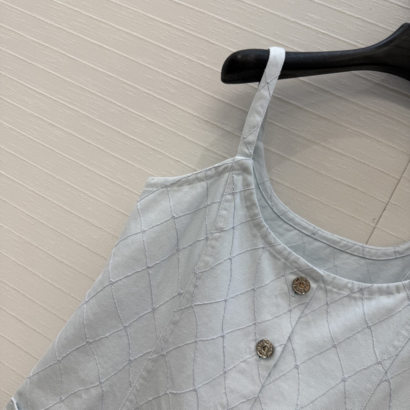 原单品质❤️Coco女孩beach沙滩🏖️系列度假新品！重工刺绣菱格线绣牛仔吊带连衣裙！双口袋设计收腰包