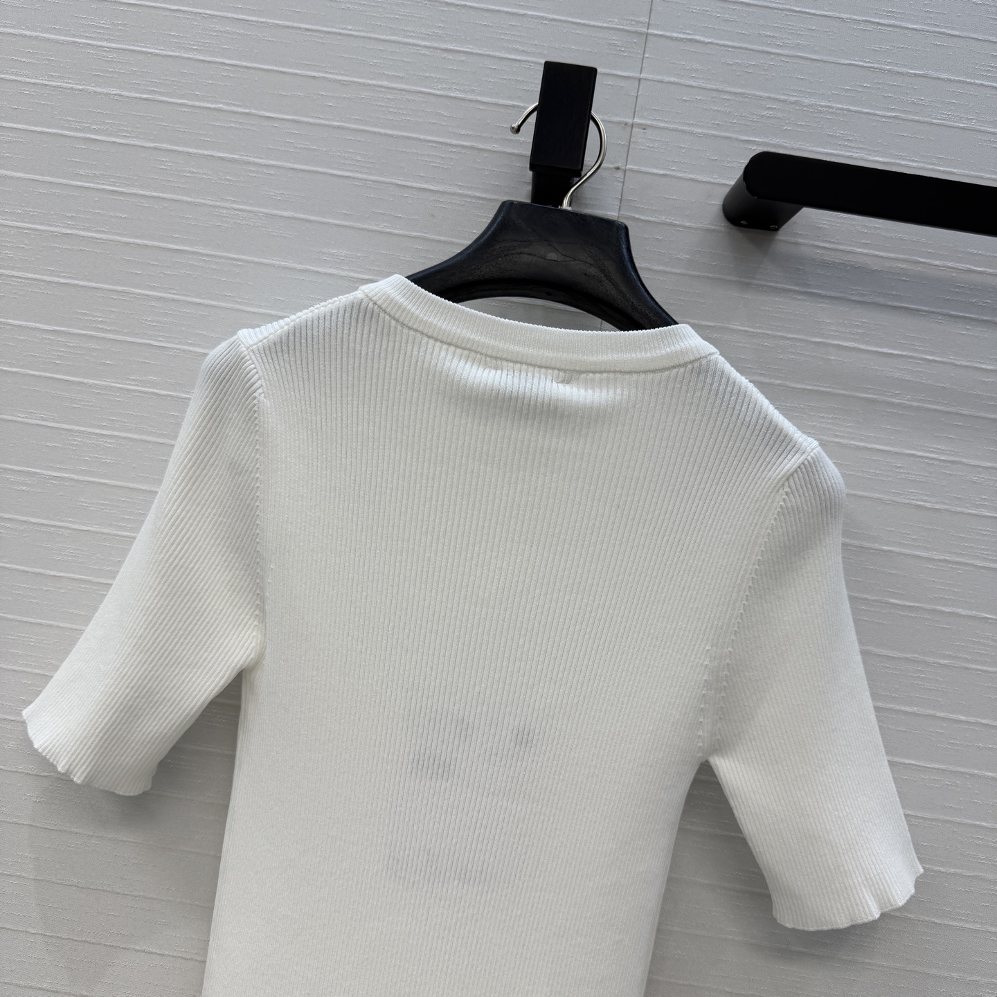高端品质，Coco*26A手工坊系列新品！水钻花扣针织短袖上衣！💗俏皮又精致，瑞士机工艺进口纱线质感细腻