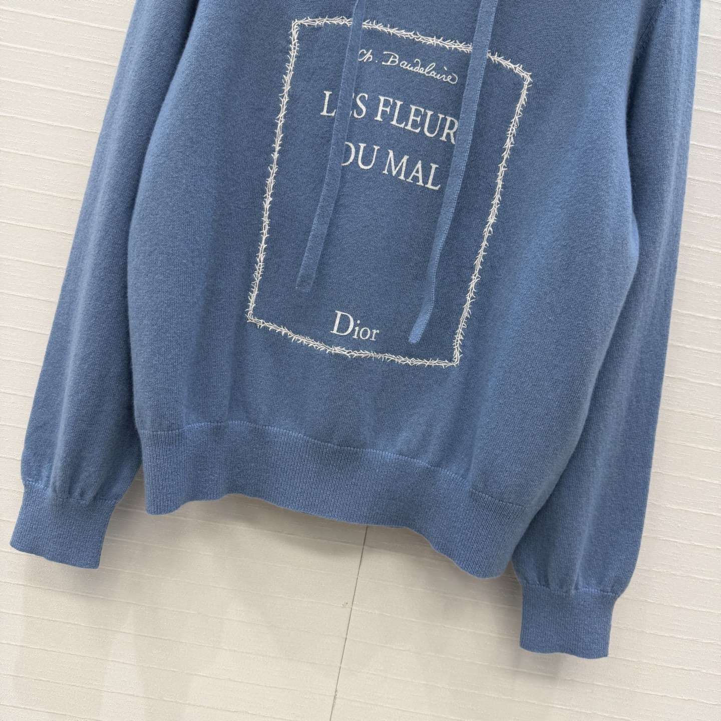 原单品质💋Miss D26s早秋新品，花园世界系列刺绣羊绒针织衫。画框刺绣细节满分✨温柔优雅的气质单品，