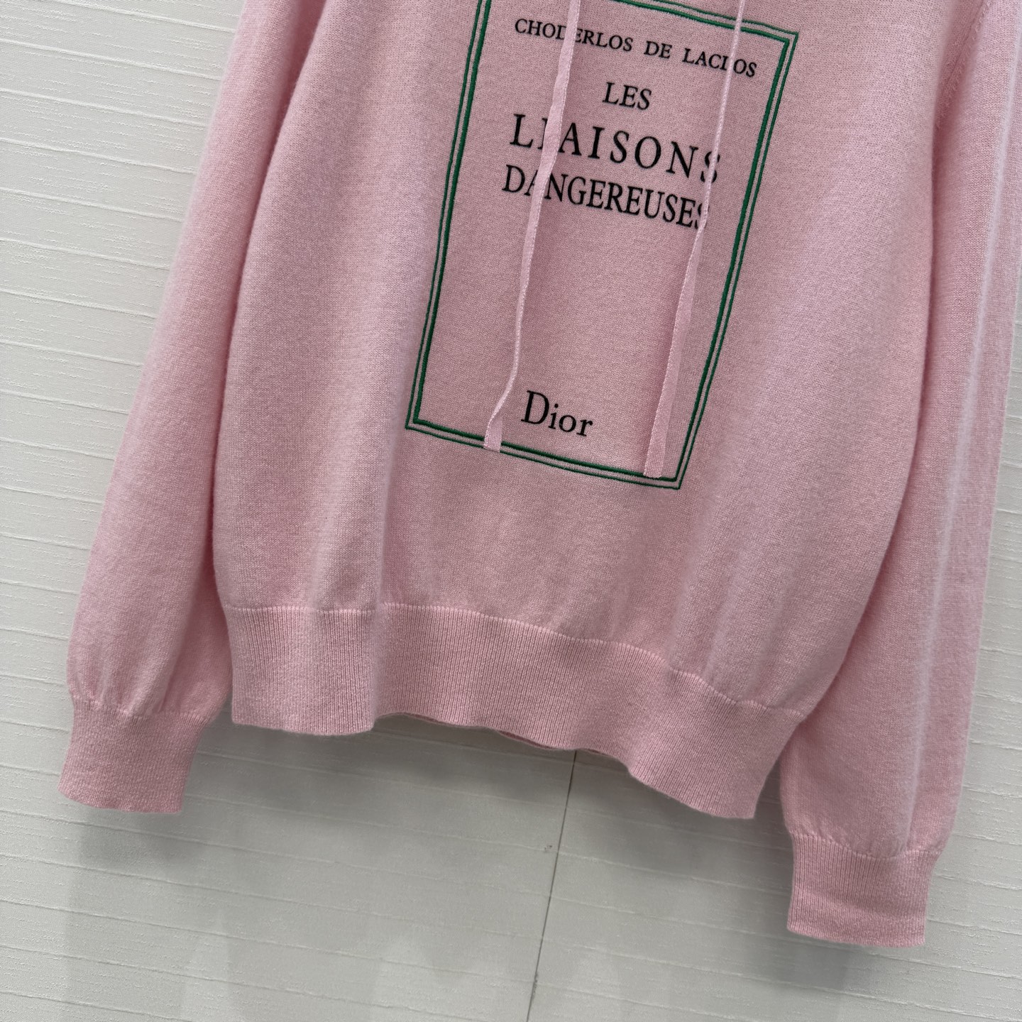 原单品质💋Miss D26s早秋新品，花园世界系列刺绣羊绒针织衫。画框刺绣细节满分✨温柔优雅的气质单品，