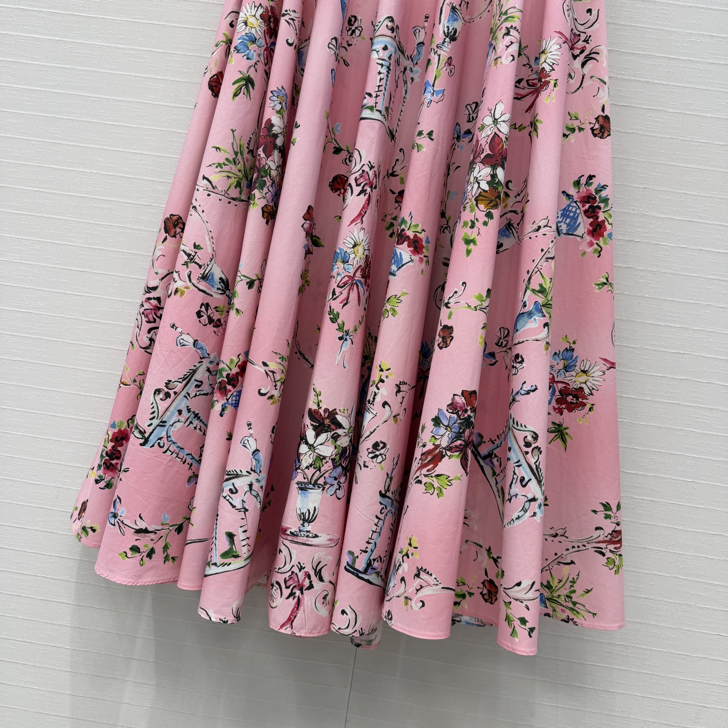 高端品质❤️Dio*26早春新品iviera系列 彩色小花束印花长半裙！重新诠释 Dior 经典图案。纯