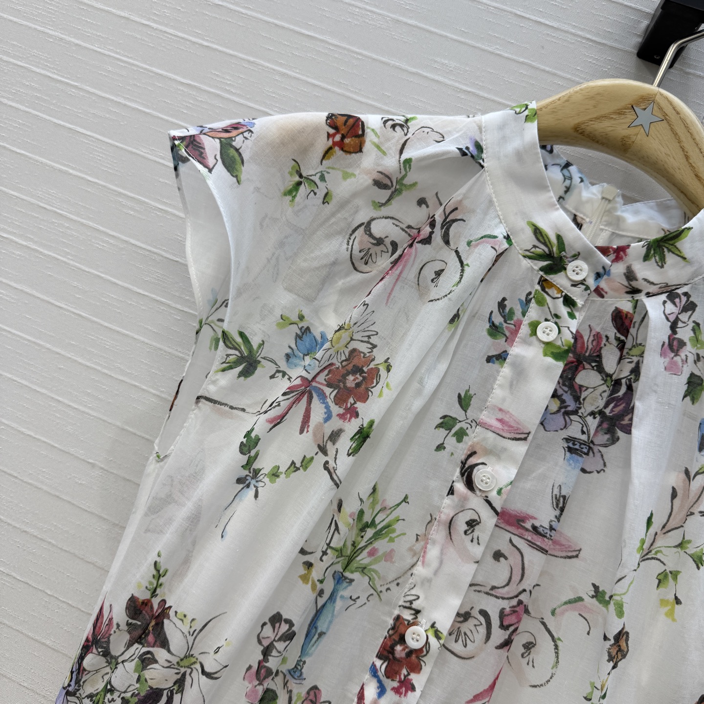 高端品质❤️Dio*26早春新品iviera系列 彩色花束印花长裙！重新诠释 Dior 经典图案。定制进