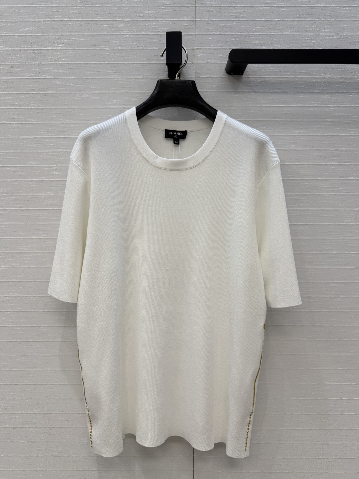 高端原单品质❤️Chan*26a系列新品！金丝刺绣圆领针织短袖上衣！💗简约标志logo刺绣设计百搭减龄又