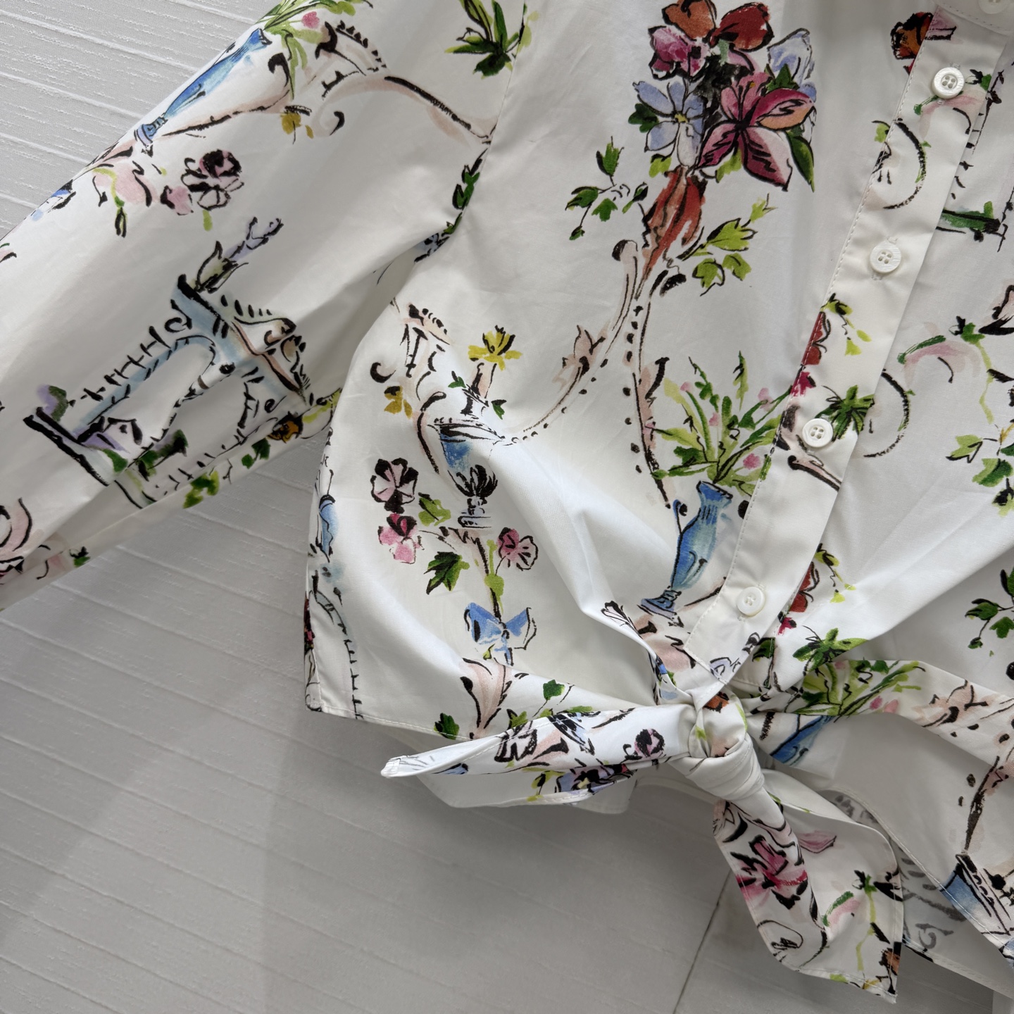 强烈推荐❤️ Dio*26新品iviera系列 彩色花束印花衬衫，重新诠释 Dior 经典图案。气质褶式