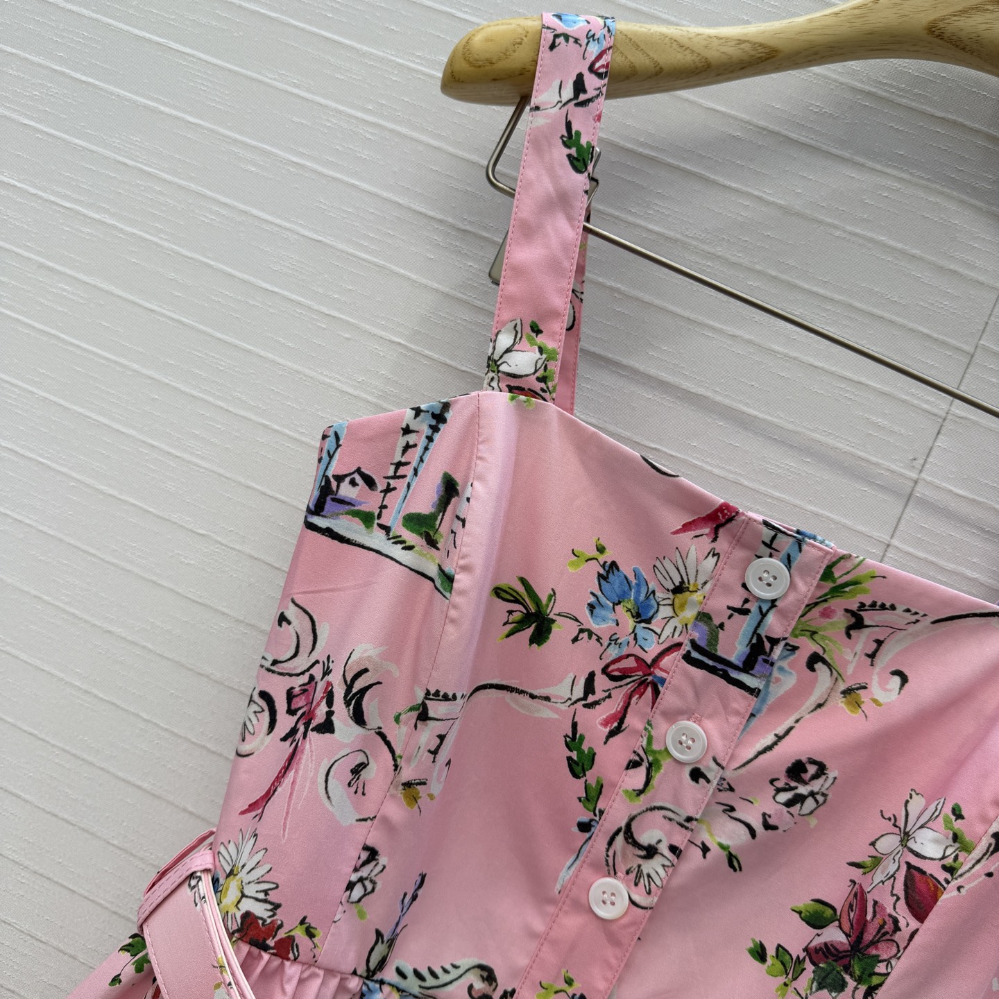 独家首发❤️Dio*26新品 花束印花吊带长裙，法式优雅浪漫氛围感拉满，方领吊带 单排扣收腰A裁裙摆版型