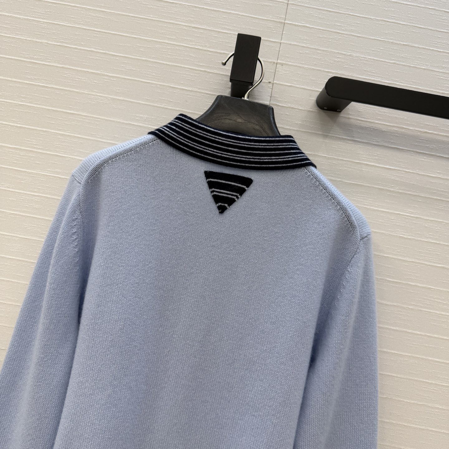 高端品质❤️品质控必入，PR高智感穿搭！长期主义新品基调 转哈额翻领羊绒针织开衫，撞色条纹拼接领圈设计非