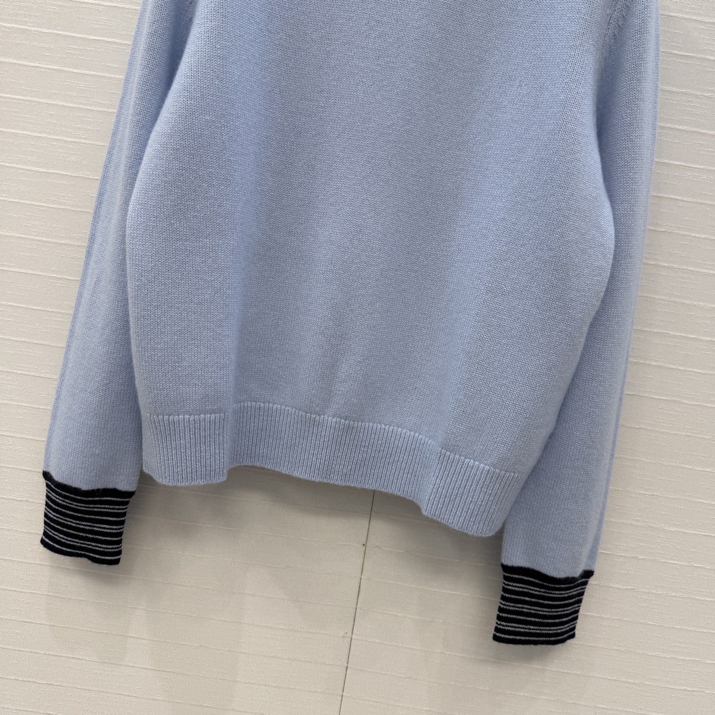 高端品质❤️品质控必入，PR高智感穿搭！长期主义新品基调 转哈额翻领羊绒圆领针织衫，撞色条纹拼接领圈设计