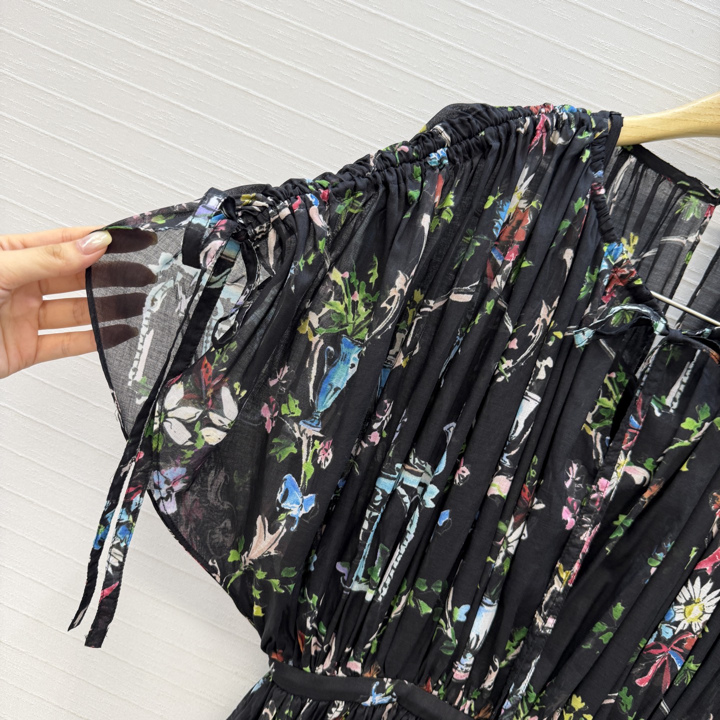 高端品质❤️Dio*26早秋新品iviera系列 黑色花园建筑印花长裙！定制进口丝棉材质轻盈细腻，抽褶式