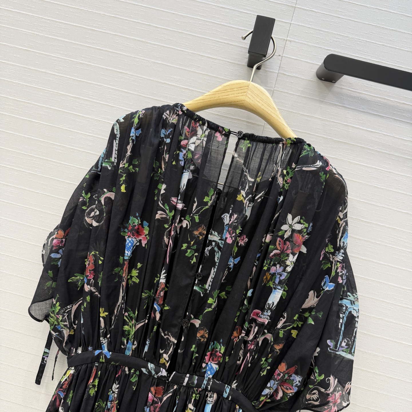 高端品质❤️Dio*26早秋新品iviera系列 黑色花园建筑印花长裙！定制进口丝棉材质轻盈细腻，抽褶式