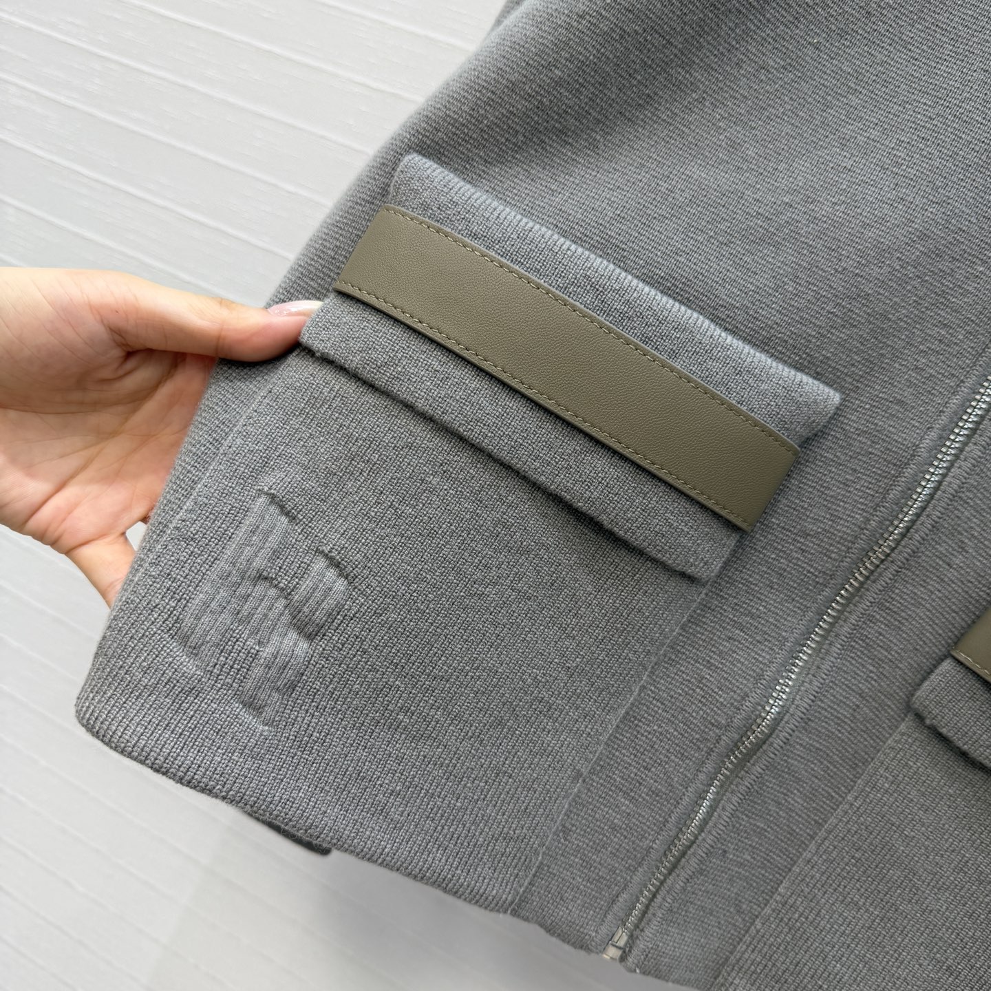高端品质❤️H高智感穿搭！26秋冬新品，经典翻领夹克羊绒外套！品质控必入🌚进口机双织工艺！手工油边皮条装