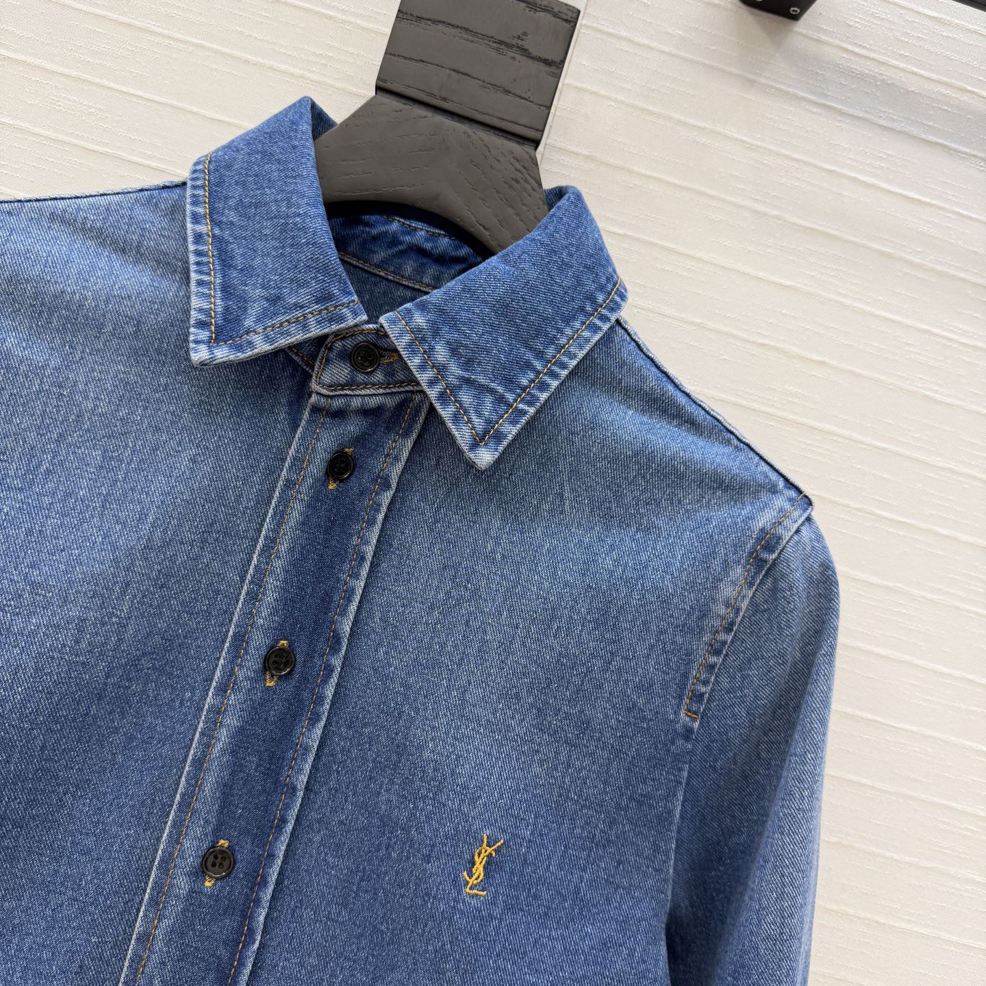高端品质❤️sLoro Piana时髦精穿搭！丹宁牛仔衬衫！定位刺绣字母，超爱知识分子时髦风！气质修身小