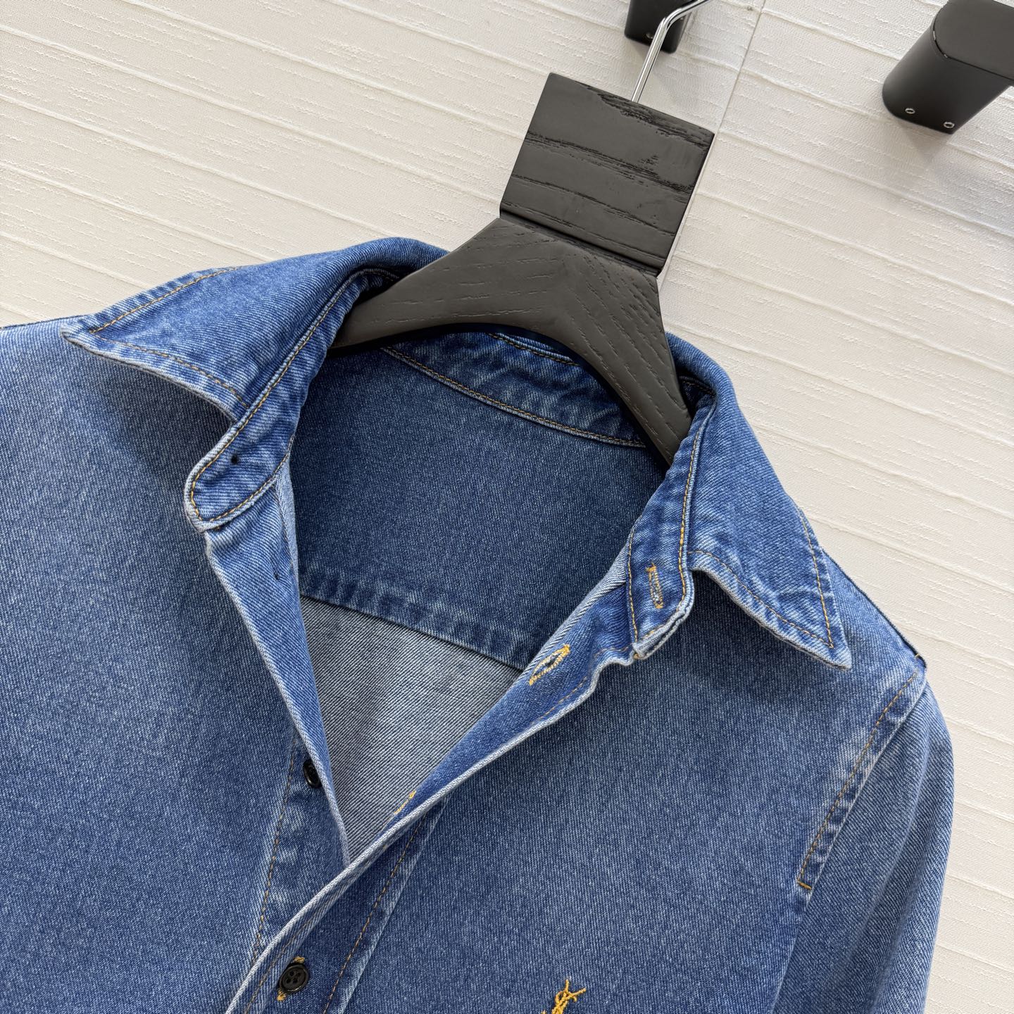 高端品质❤️sLoro Piana时髦精穿搭！丹宁牛仔衬衫！定位刺绣字母，超爱知识分子时髦风！气质修身小