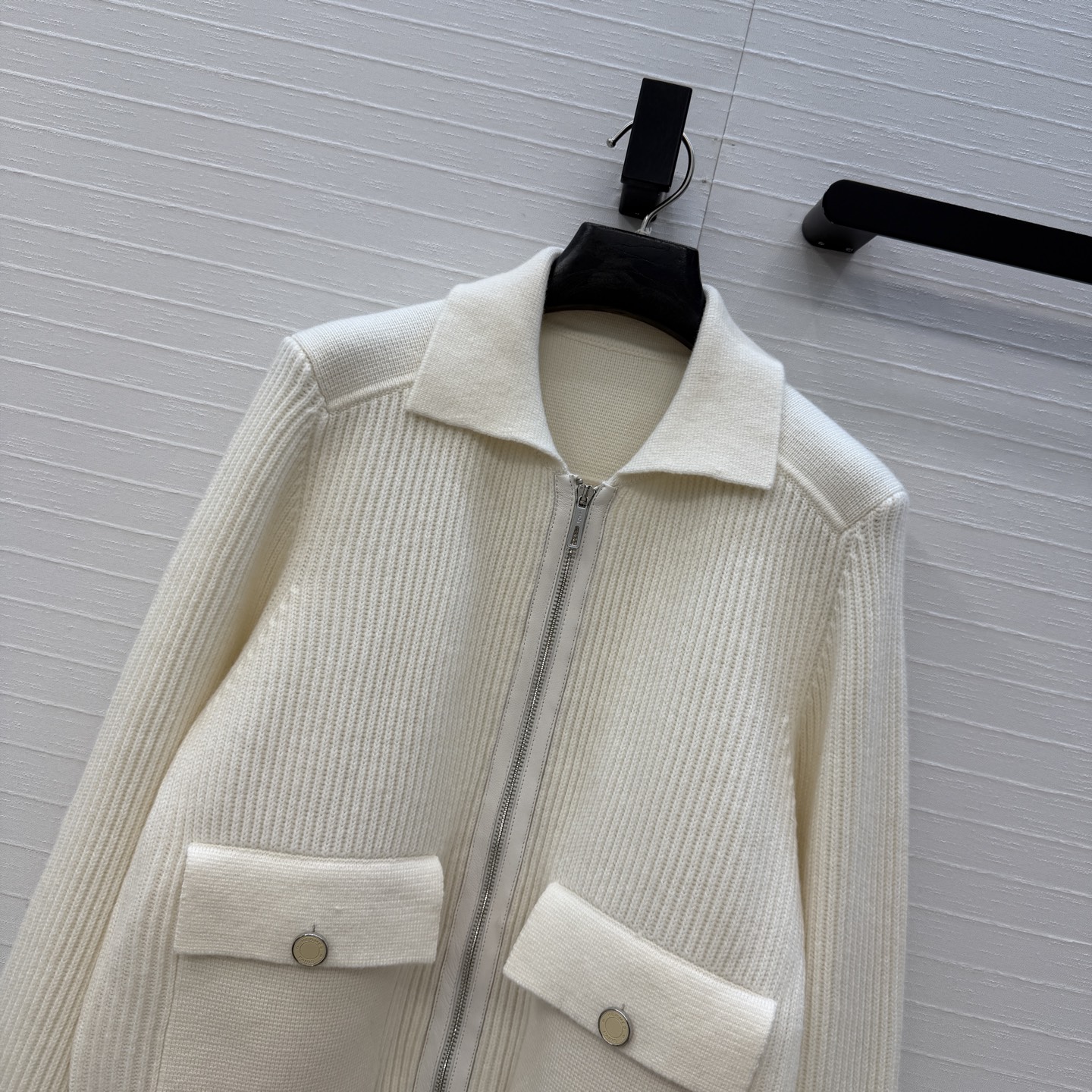 高端原单品质❤️H高智感穿搭！26秋冬新品，经典翻领夹克羊绒外套！品质控必入🌚领肩口袋瑞士机莱卡双织工艺