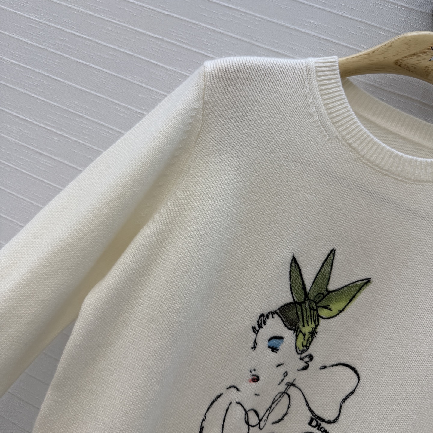 原单品质💋Miss D26s早秋新品，iviera系列刺绣羊绒针织衫手绘女性侧脸和花卉，艺术感满满✨温柔优雅的气质单品，