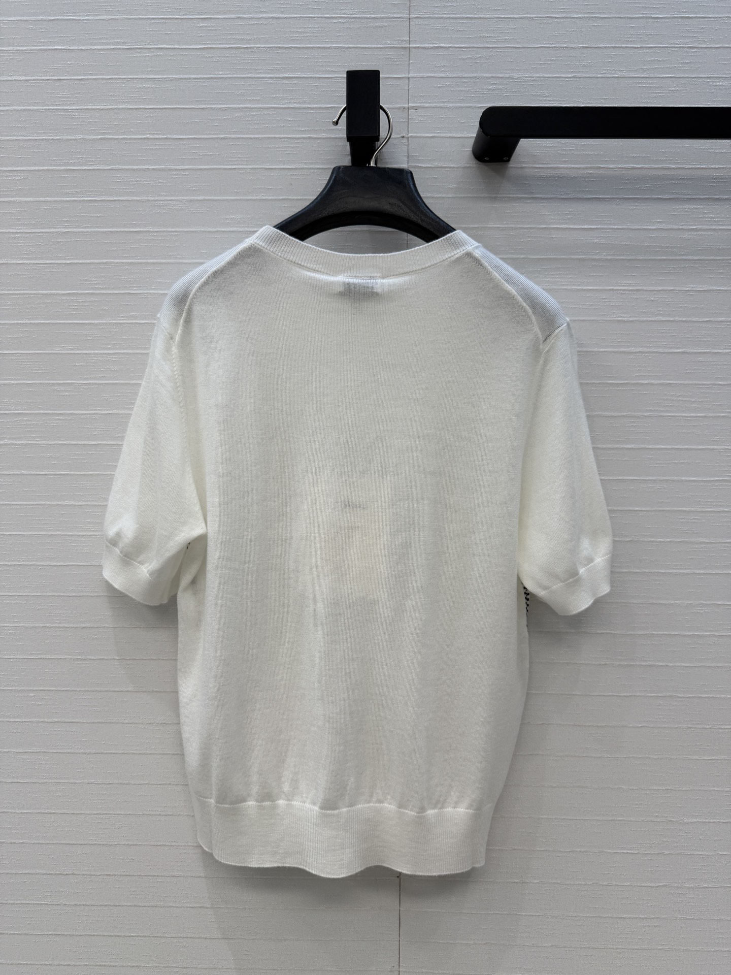 原单品质❤️coco26b新品！定位镂空交叉刺绣针织短袖上衣！巨显瘦的版型进口纱线细腻柔软的质感超赞！简约不张扬设计，经